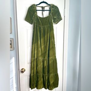 Anthropologie green velvet empire waist maxi dress with functional pockets (NWT)